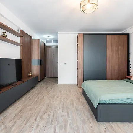 Beautiful With Balcony And Parking! בוקרשט